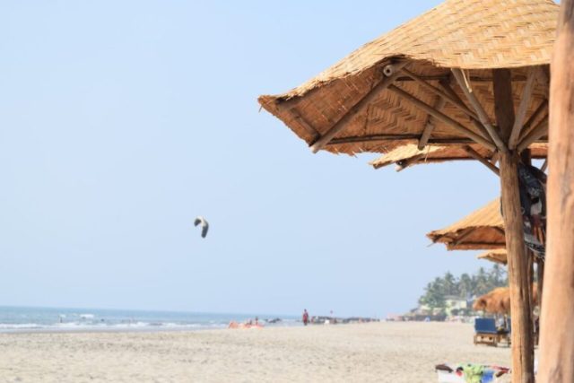 natural-sky-water-People-on-beach-beach-shade-1686366-pxhere.com (1)