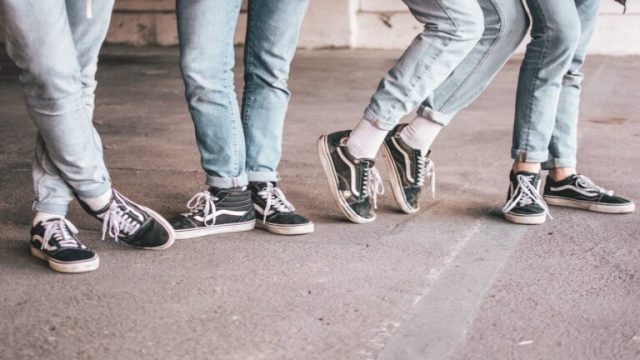 The_Best_Walking_Shoes_for_College_Students